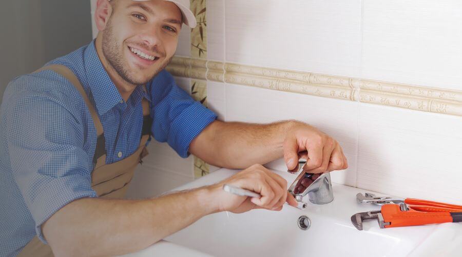 Handle or spout repair in Dana, IN